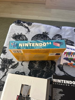 Nintendo 64 Expansion Pak con caja y manuales