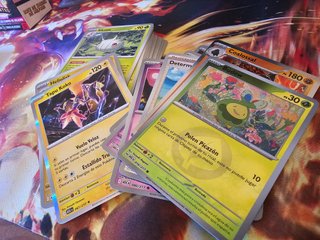 Lote 50 Carte Pokémon Spagnolo + Regalo