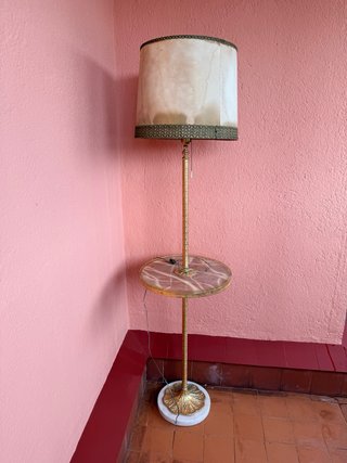 Lámpara de pie antigua para restaurar
