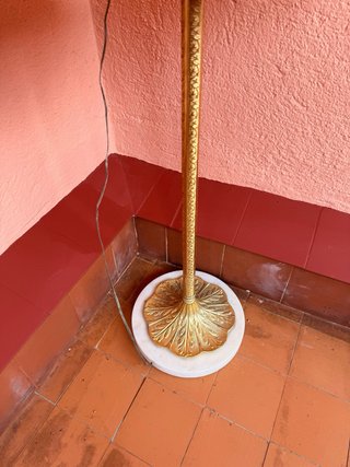 Lámpara de pie antigua para restaurar