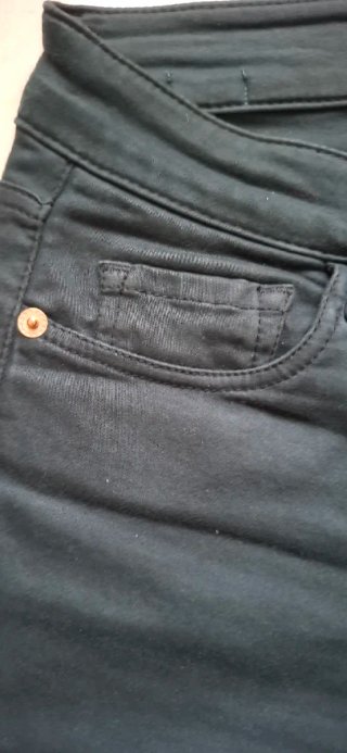Pantalón pitillo verde Massimo Dutti