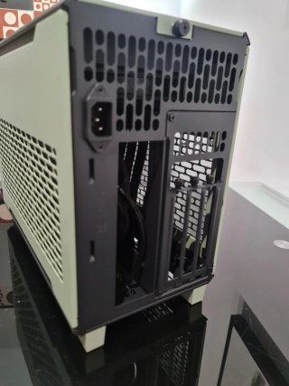 Caja Thermaltake TR100 Matcha mini-itx