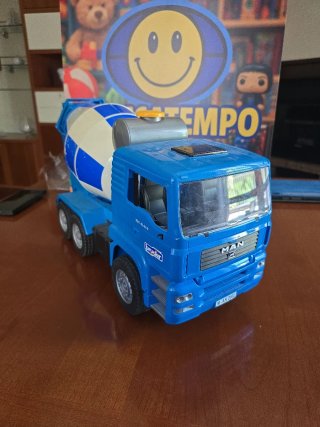 Camion Betoniera MAN Bruder con rottura