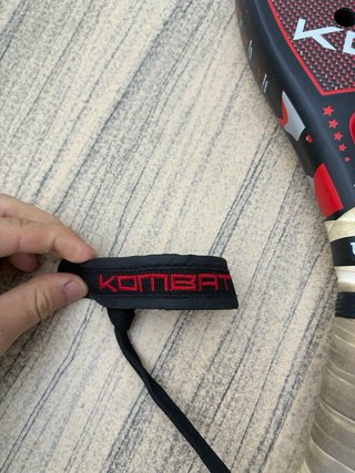 Pala Padel Kombat Hunter + Grip