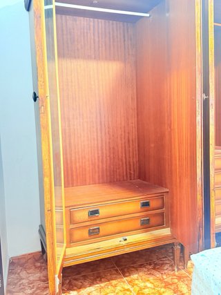 Armario antiguo clasico de madera