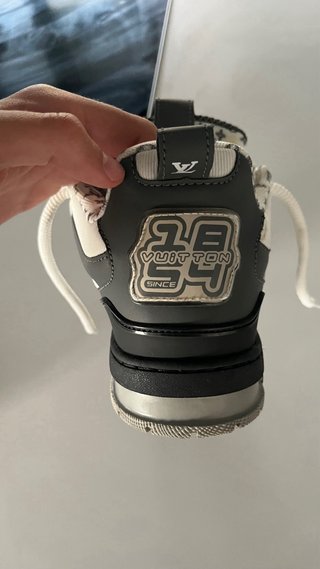 Zapatillas LV Skate Gris Blanco Negro