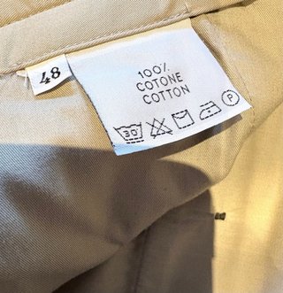 FACONNABLE. Pantalón de pana.