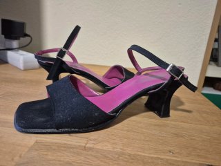 Sandalias negras y fucsia talla 37