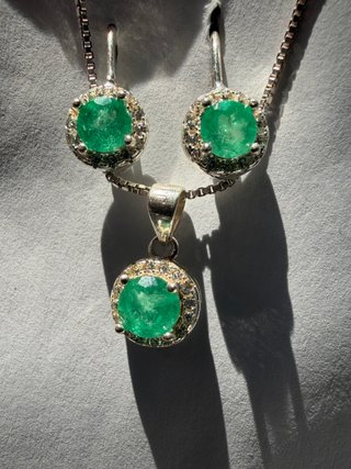 !! JUEGO ESMERALDAS PLATA 925 COLLAR Y ARETES !!
