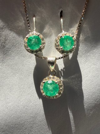 !! JUEGO ESMERALDAS PLATA 925 COLLAR Y ARETES !!