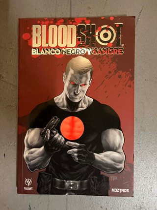 BLOODSHOT BLANCO NEGRO SANGRE