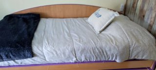 Cama nido con cajones  color madera y morado