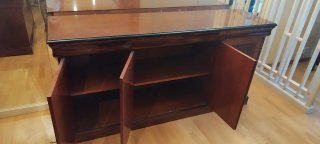 Cómoda de salón de madera oscura