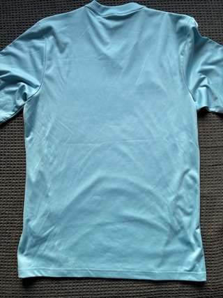 Camiseta deportiva Adidas azul celeste
