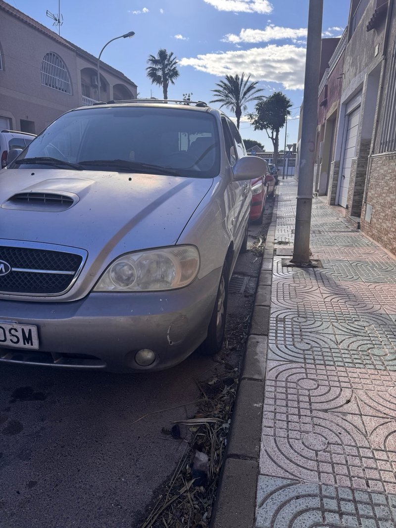 KIA Carnival 2006 o se cambia escucho ofertas - foto 1