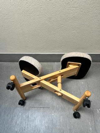 Sedia ergonomica svedese legno chiaro