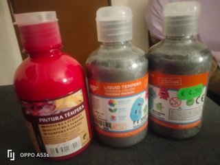 3 botes de pintura témpera (1 roja, 2 plata)