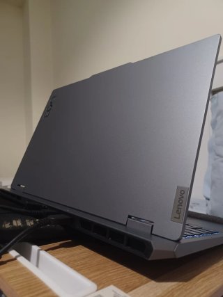 Lenovo LOQ 15IRX10 Notebook - Muito Bom Estado