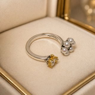 ANILLO BRIDGERTON FLOR Y ABEJA NETFLIX