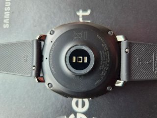 Reloj Samsung Gear + Auriculares Galaxy Buds