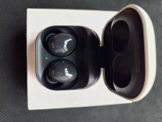 Reloj Samsung Gear + Auriculares Galaxy Buds