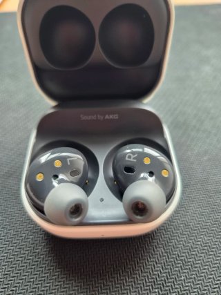 Reloj Samsung Gear + Auriculares Galaxy Buds