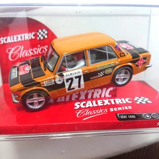 Scalextric Classics SEAT 1430 Coche Slot NUEVO