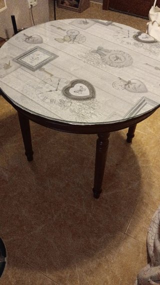 Mesa salon con cristal, y doble tapa. 90 x 76 cm.