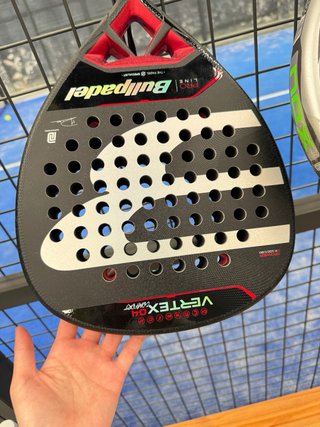Bullpadel Vertex 04 comfort.