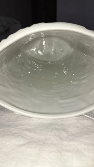Vaso in porcellana bianco decorato
