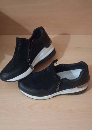 Zapatos negros con pedrería y cremallera nº39