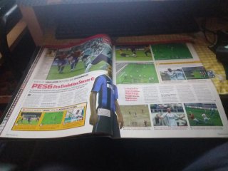 Revista Play Mania 94 - FIFA 07 vs PES 6