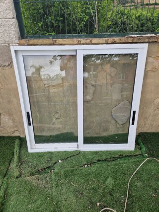 Ventana corredera aluminio blanca