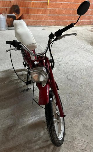 Mobylette Roja Mod.Liberty (Muy buen estado)