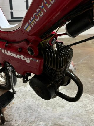 Mobylette Roja Mod.Liberty (Muy buen estado)