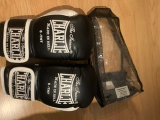 Guantes de Boxeo Charlie 4 y 6 oz