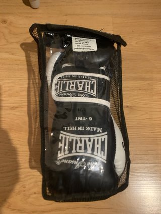 Guantes de Boxeo Charlie 4 y 6 oz