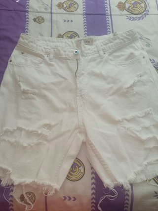 Vaqueros cortos Pull&Bear blancos rotos M