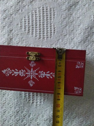 Caja decorativa de madera