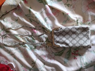 Bolso monedero beige y marrón