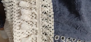 Blazer brodado floral y crochet