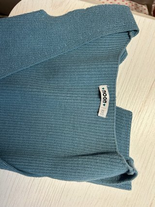 Top de punto azul noon