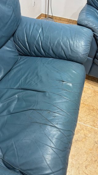 2 Sofás de Piel Azul de 2 y 3 plazas