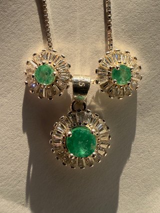 !! SET ESMERALDAS PLATA 925 COLLAR Y ARETES !!