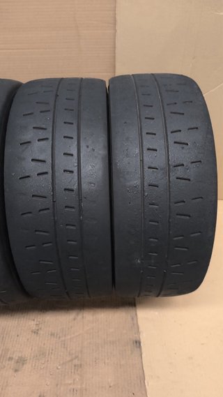 4 Neumáticos Pirelli Competición Blandas RA7+