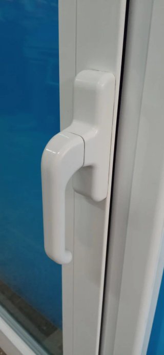 Ventana aluminio blanca practicable