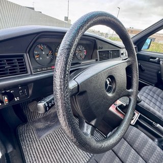 Mercedes-Benz 190