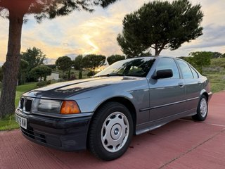 BMW Serie 3 E36 berlina 318i