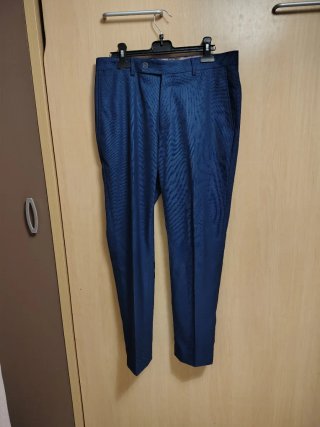 Traje azul joven Talla M-48.