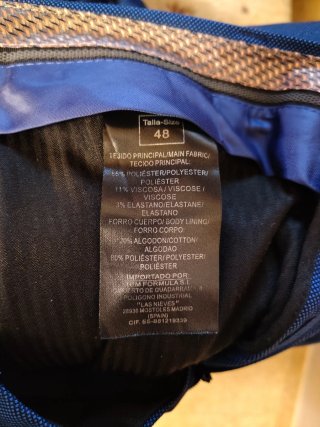 Traje azul joven Talla M-48.